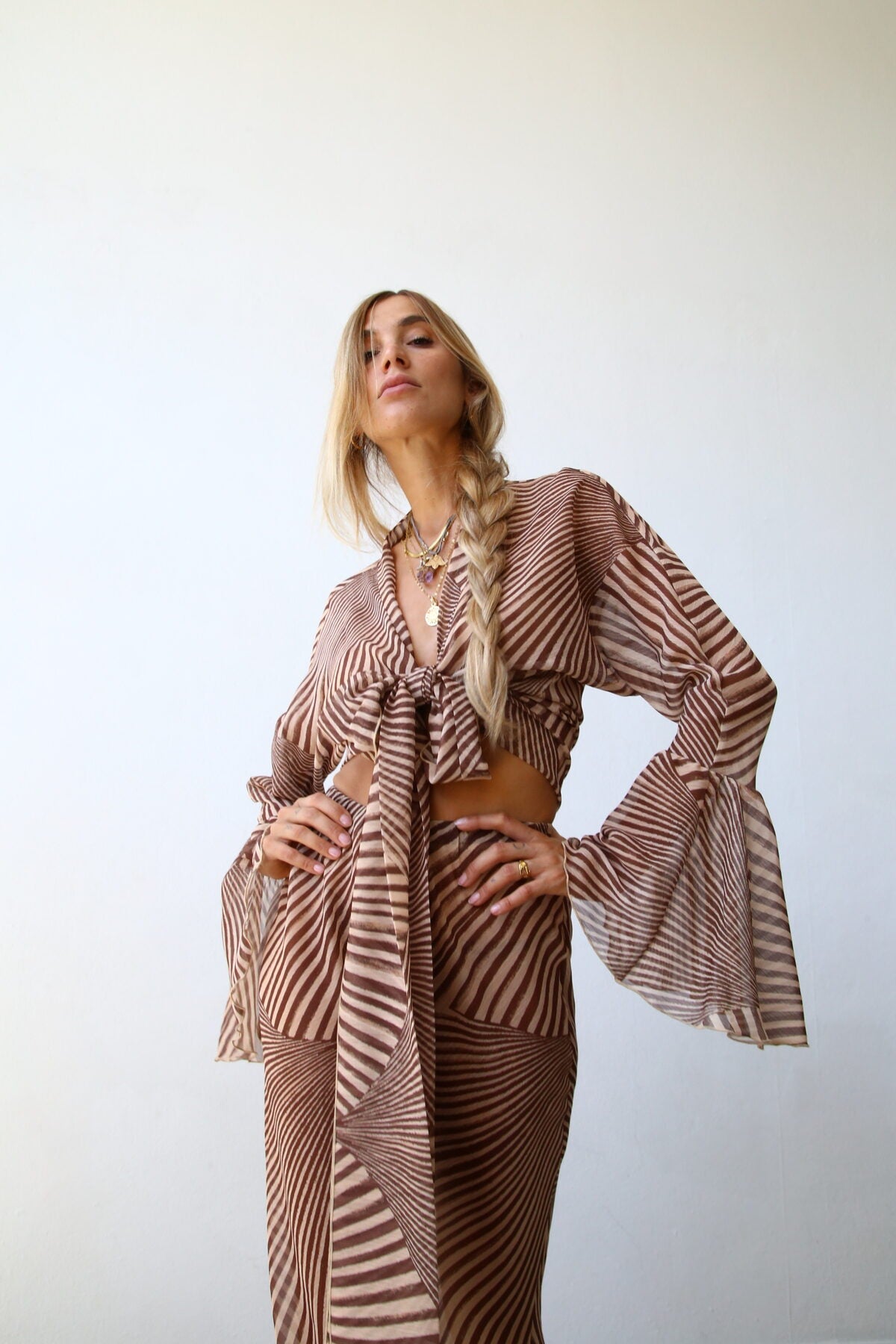 F4020 CAMICIA MANICA A RUOTA CON FUSCIACCA FANTASIA LIBERTY MARRONE