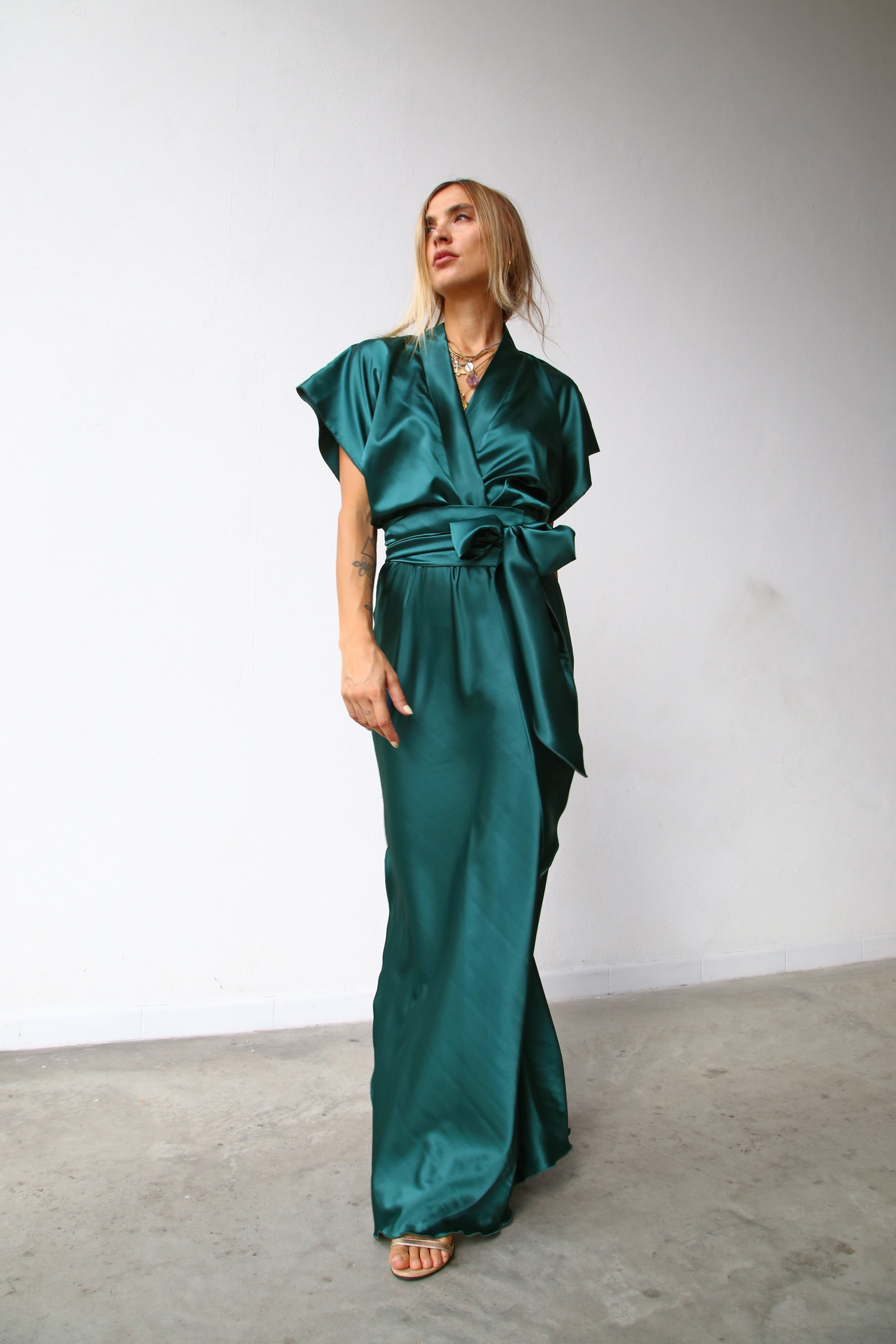 F4165 ABITO COLONNA KIMONO INCROCIATO  CON CINTURA VERDE BOTTIGLIA