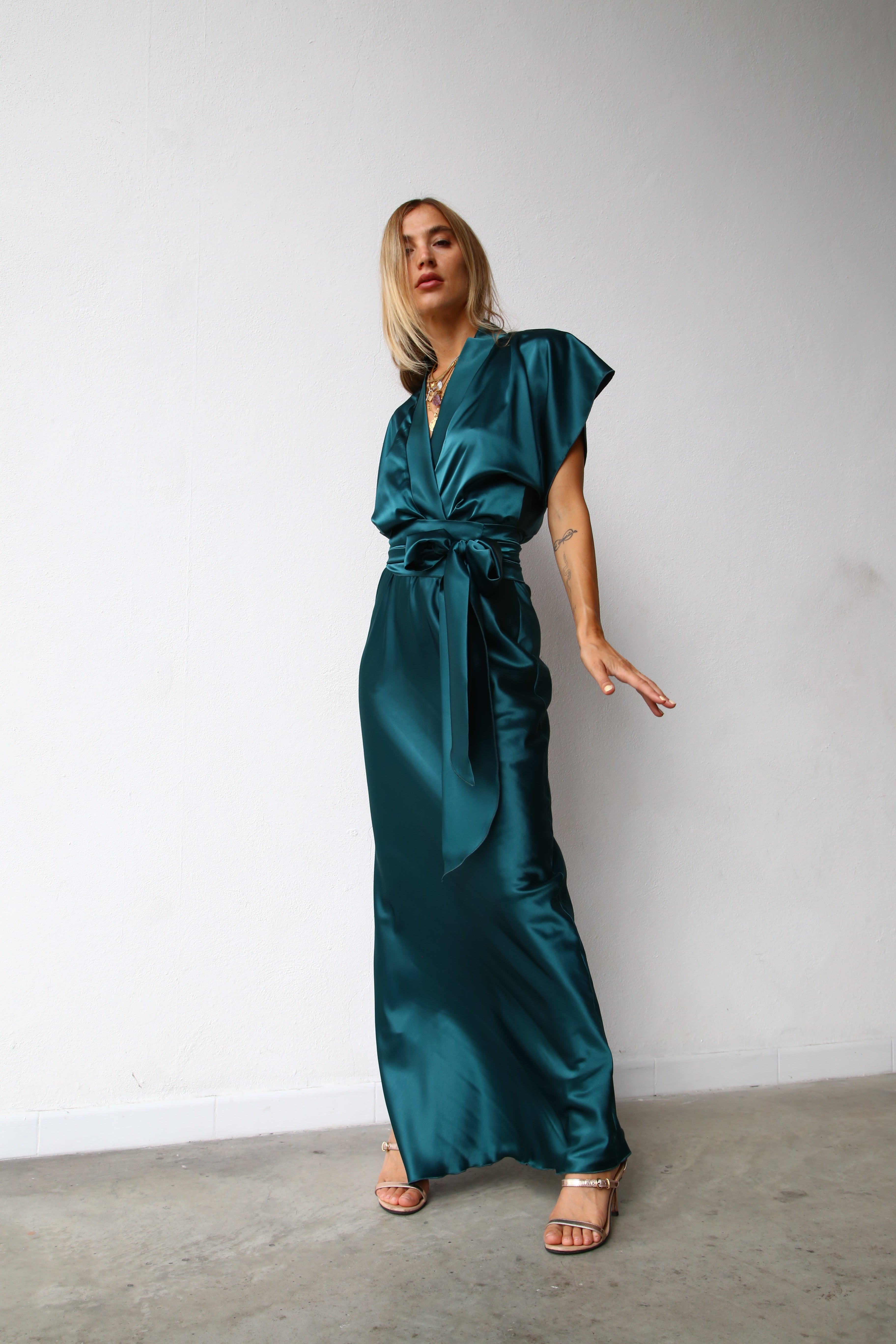 F4165 ABITO COLONNA KIMONO INCROCIATO  CON CINTURA VERDE BOTTIGLIA
