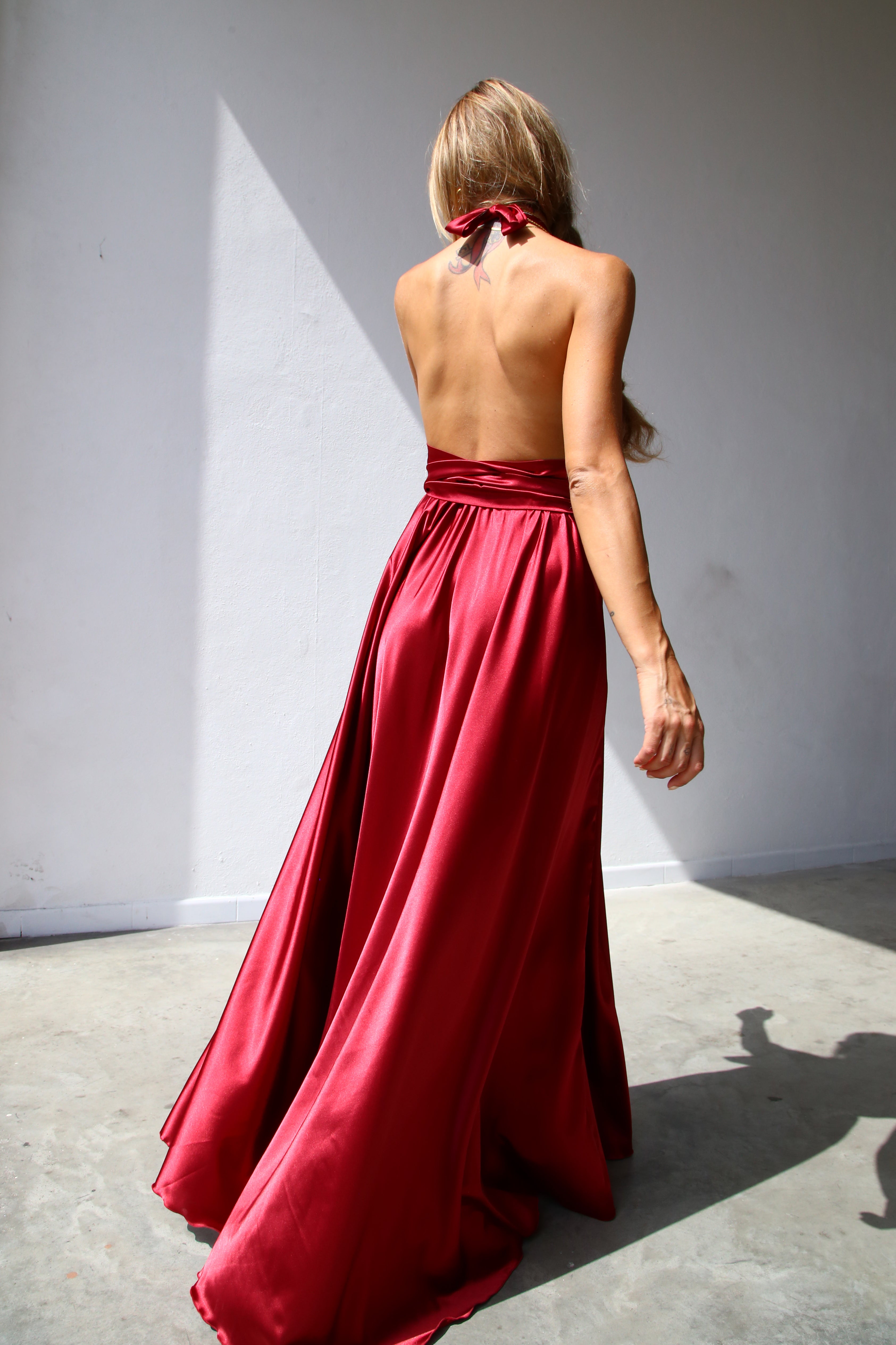 P3169 ABITO LUNGO COPPE MARILYN A RUOTA CON CINTURA BORDEAUX