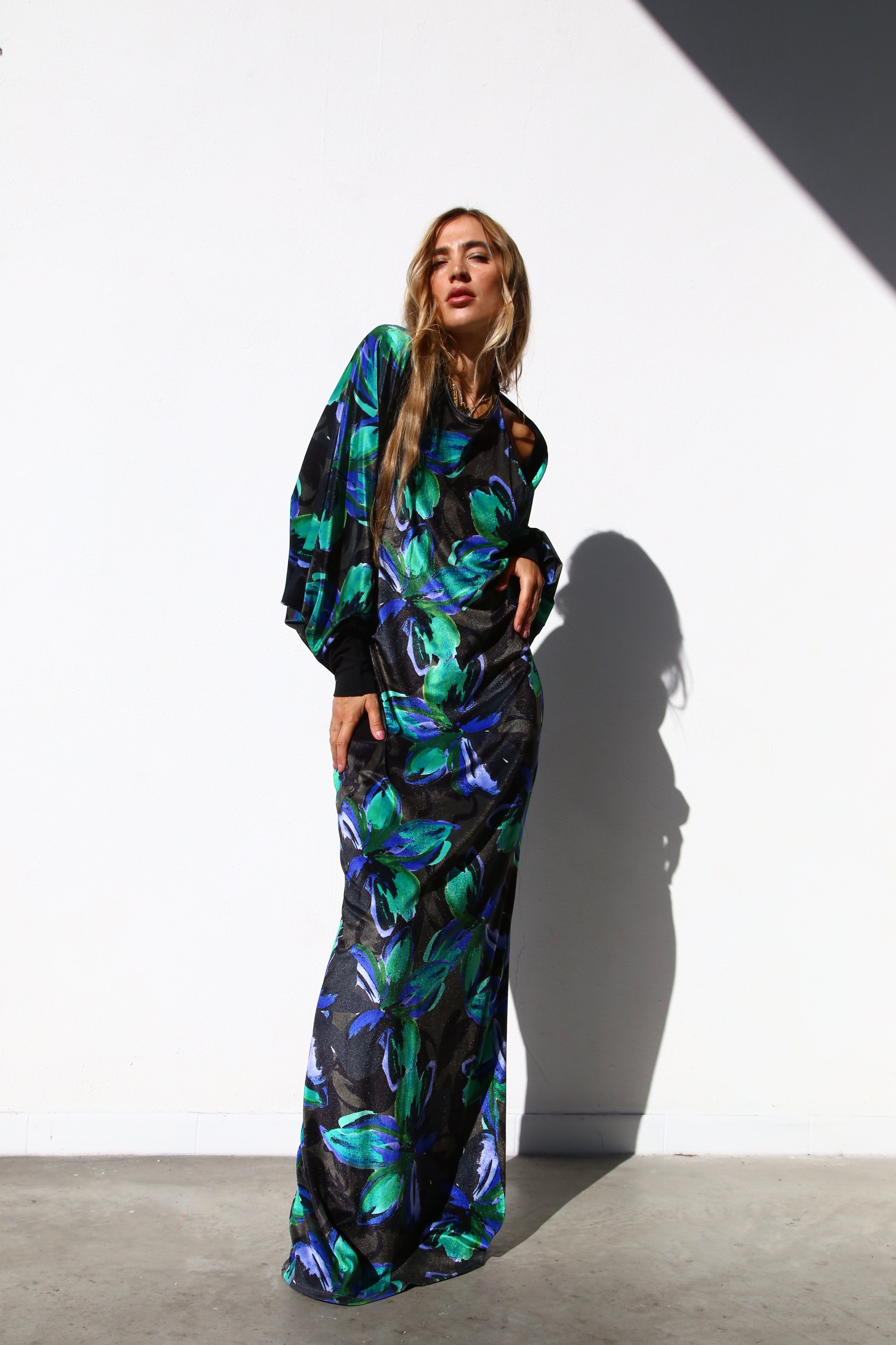 P4067 GONNA A SIRENA FANTASIA RASO FIORI POP