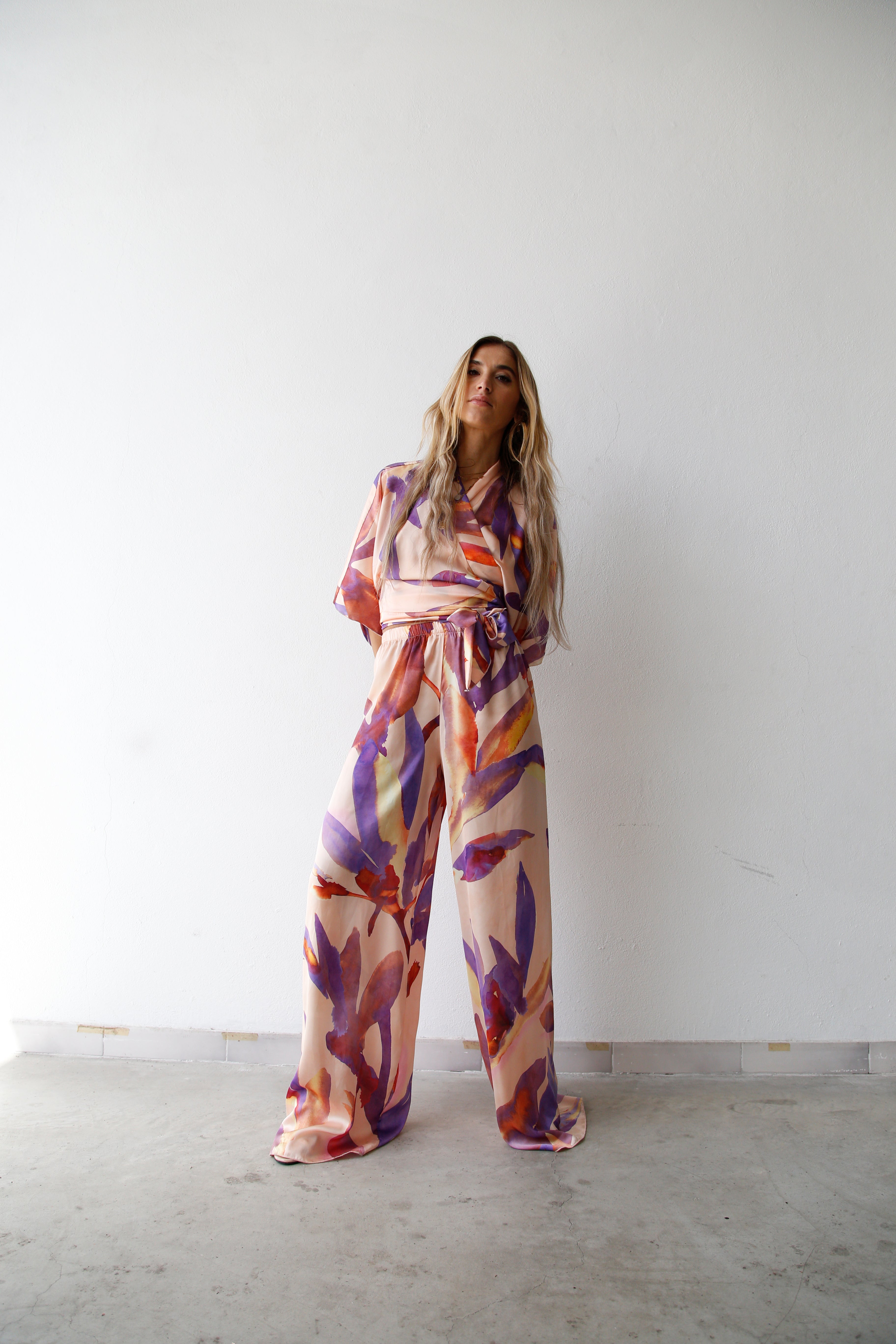 E2020 CAMICIA KIMONO CON FUSCIACCA FOGLIE VIOLA