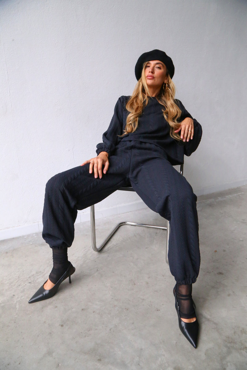 A4059 TROUSERS WITH ELASTICATED WAIST AND CUFFS
